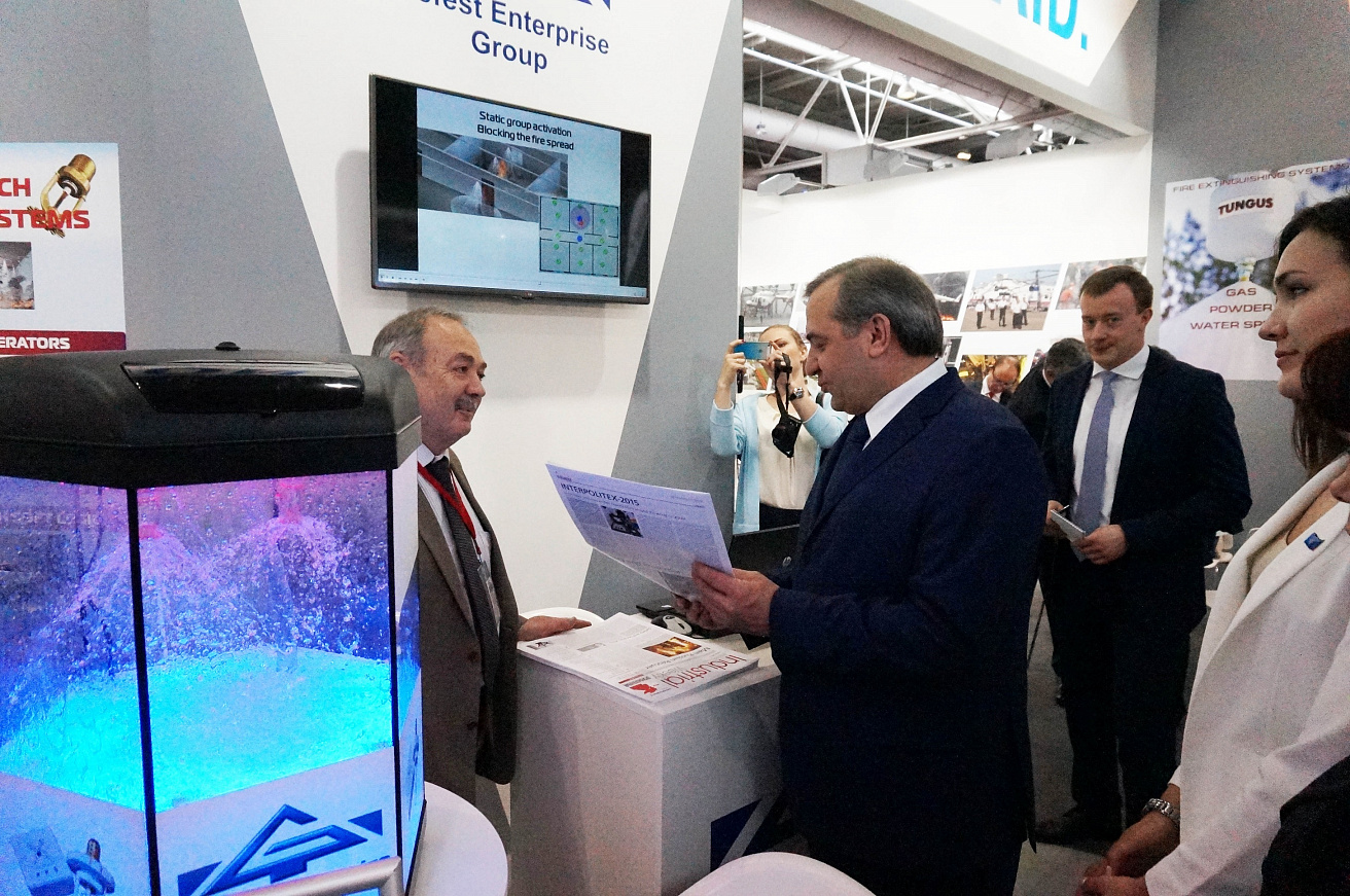 The Minister of Civil Defence and Emergency Situations affairs of the Russian Federation Puchkov V.A. on the exposition Interschutz-2015